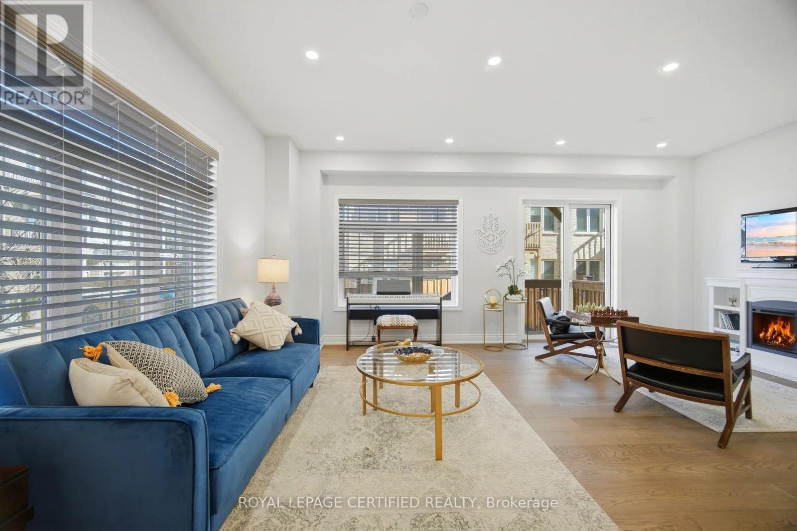 75 BORERS CREEK CIRCLE, Hamilton (Waterdown), Ontario, L8B1W3 — Photo 5