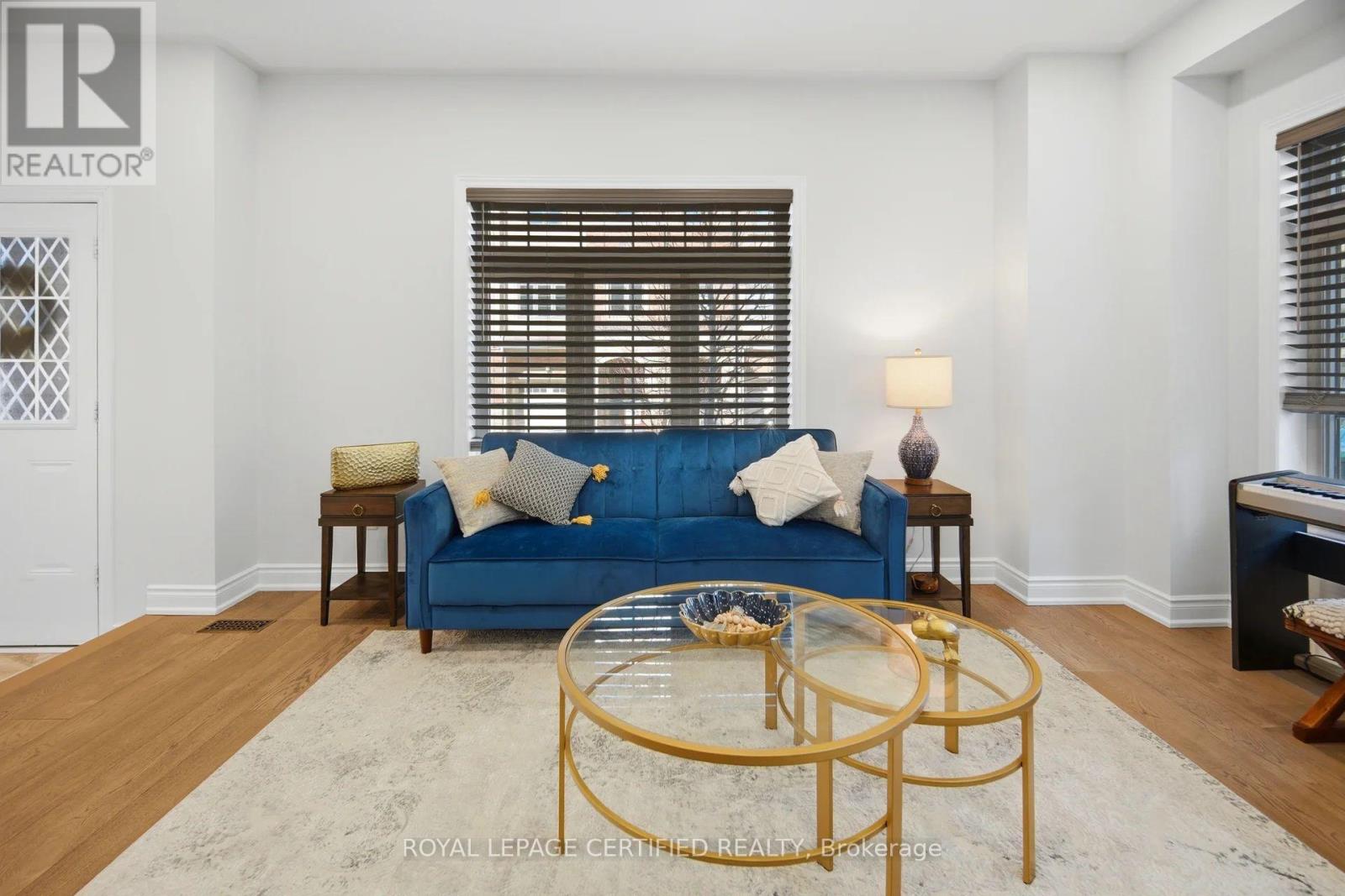 75 BORERS CREEK CIRCLE, Hamilton (Waterdown), Ontario, L8B1W3 — Photo 6