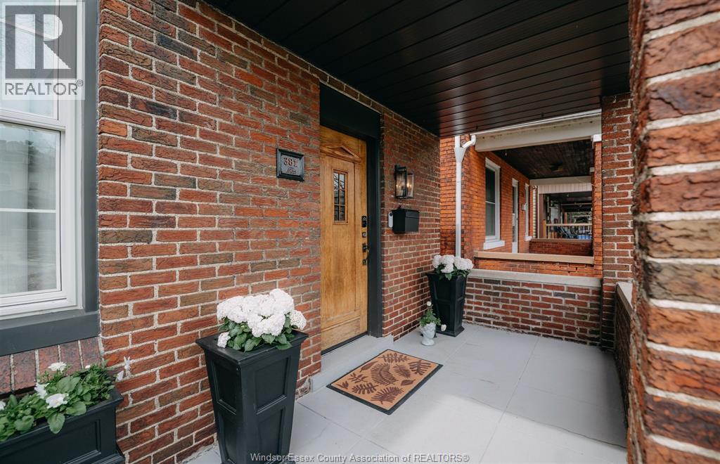 381 MOY AVENUE, Windsor, Ontario, N9A2N1 — Photo 2