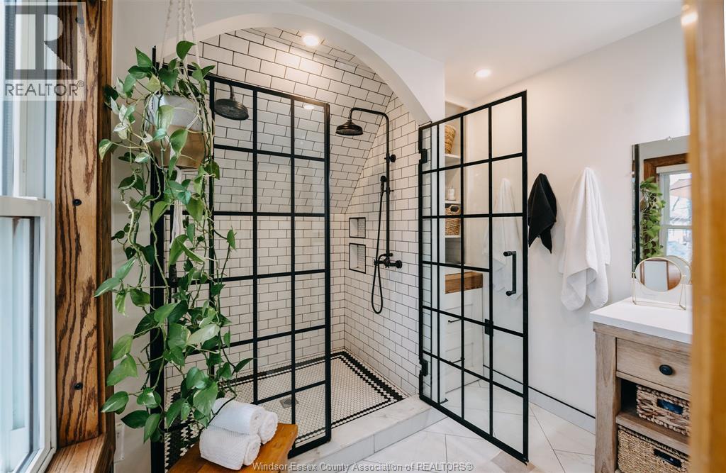 381 MOY AVENUE, Windsor, Ontario, N9A2N1 — Photo 27