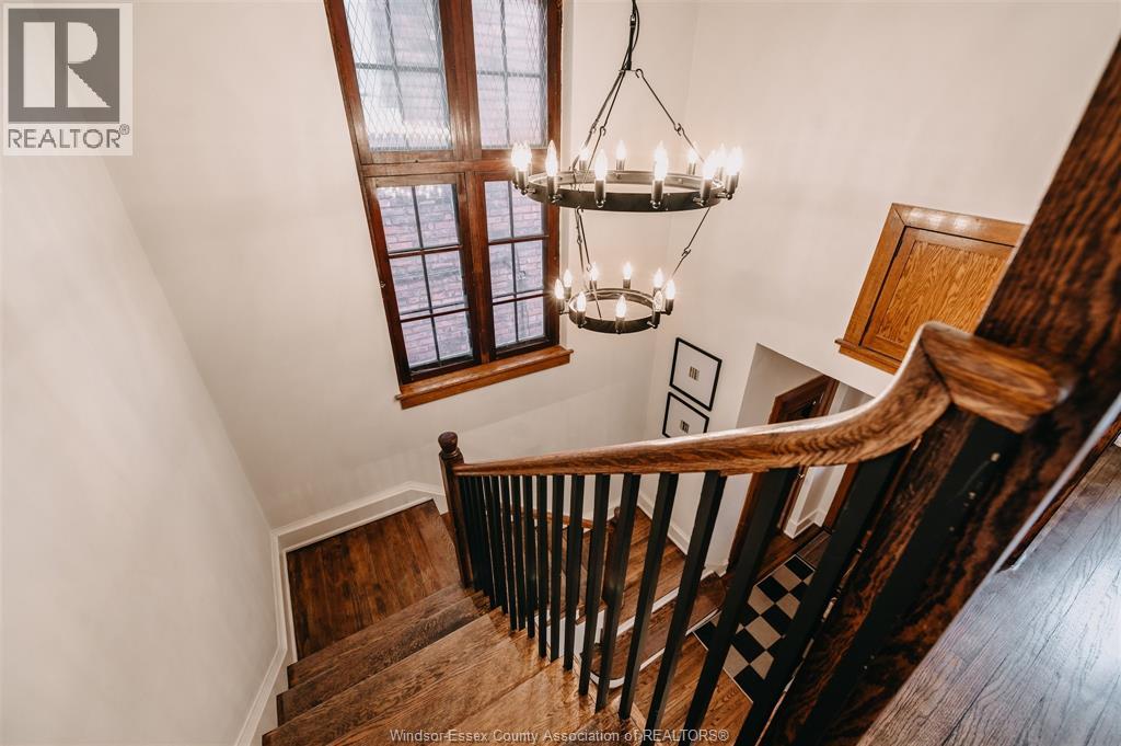 381 MOY AVENUE, Windsor, Ontario, N9A2N1 — Photo 33