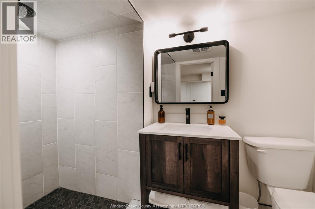 381 MOY AVENUE, Windsor, Ontario, N9A2N1 — Photo 37