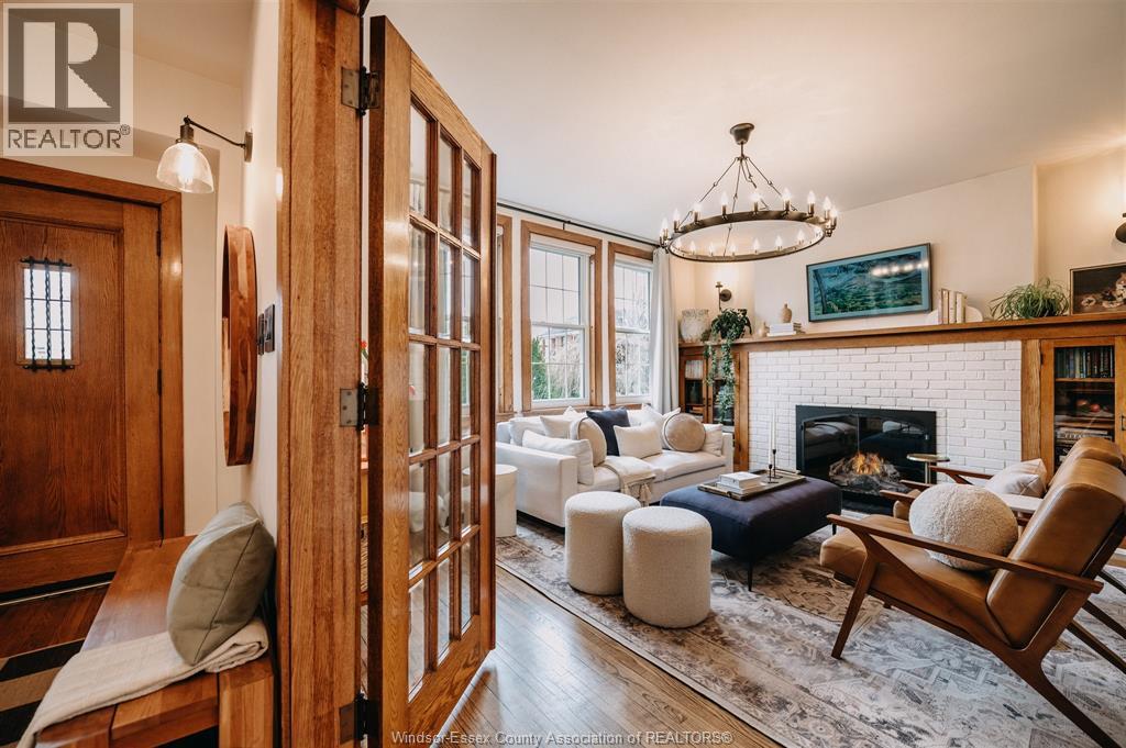 381 MOY AVENUE, Windsor, Ontario, N9A2N1 — Photo 4