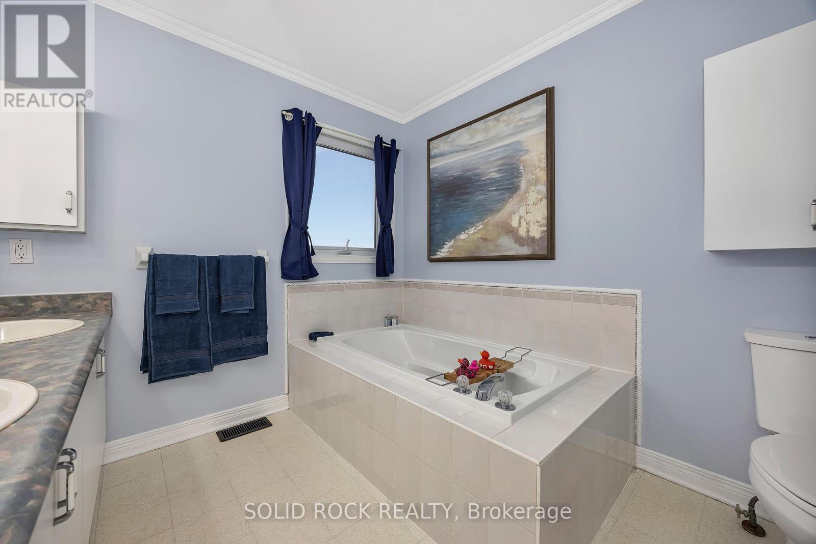 2 NEWBOROUGH CRESCENT, Ottawa, Ontario, K2G6A2 — Photo 10