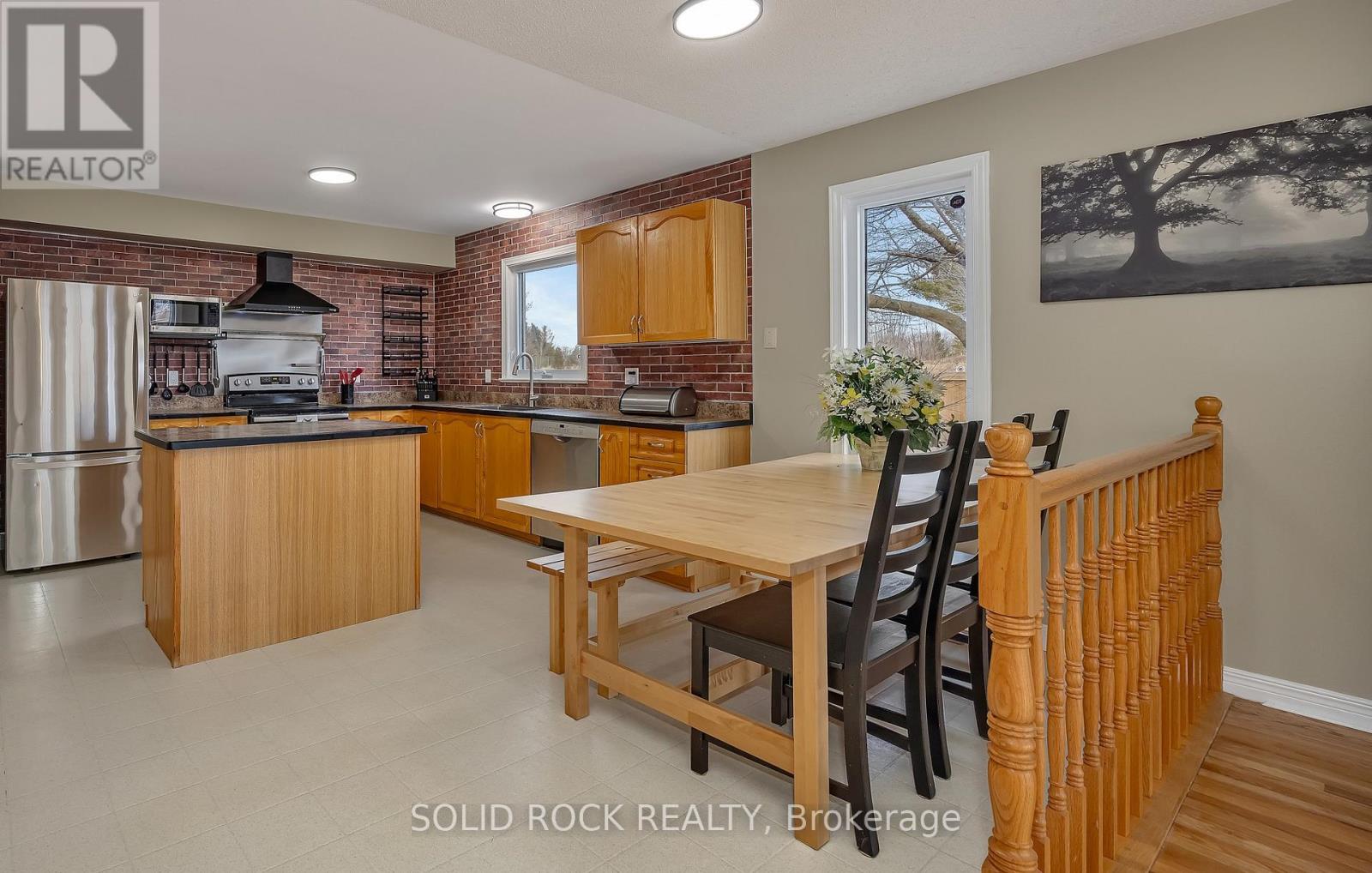 2 NEWBOROUGH CRESCENT, Ottawa, Ontario, K2G6A2 — Photo 6