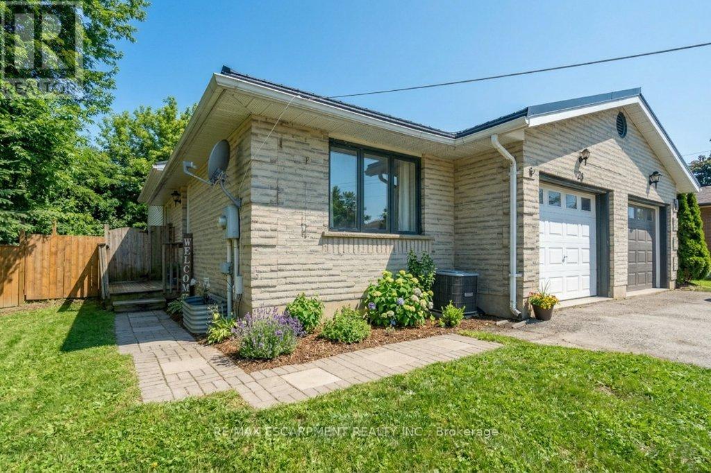 28 KATHLEEN STREET, Brant (Paris), Ontario, N3L3X8 — Photo 2