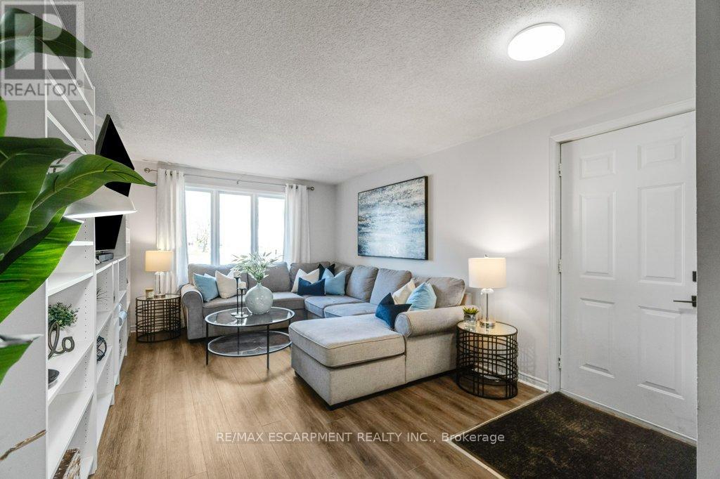 28 KATHLEEN STREET, Brant (Paris), Ontario, N3L3X8 — Photo 3