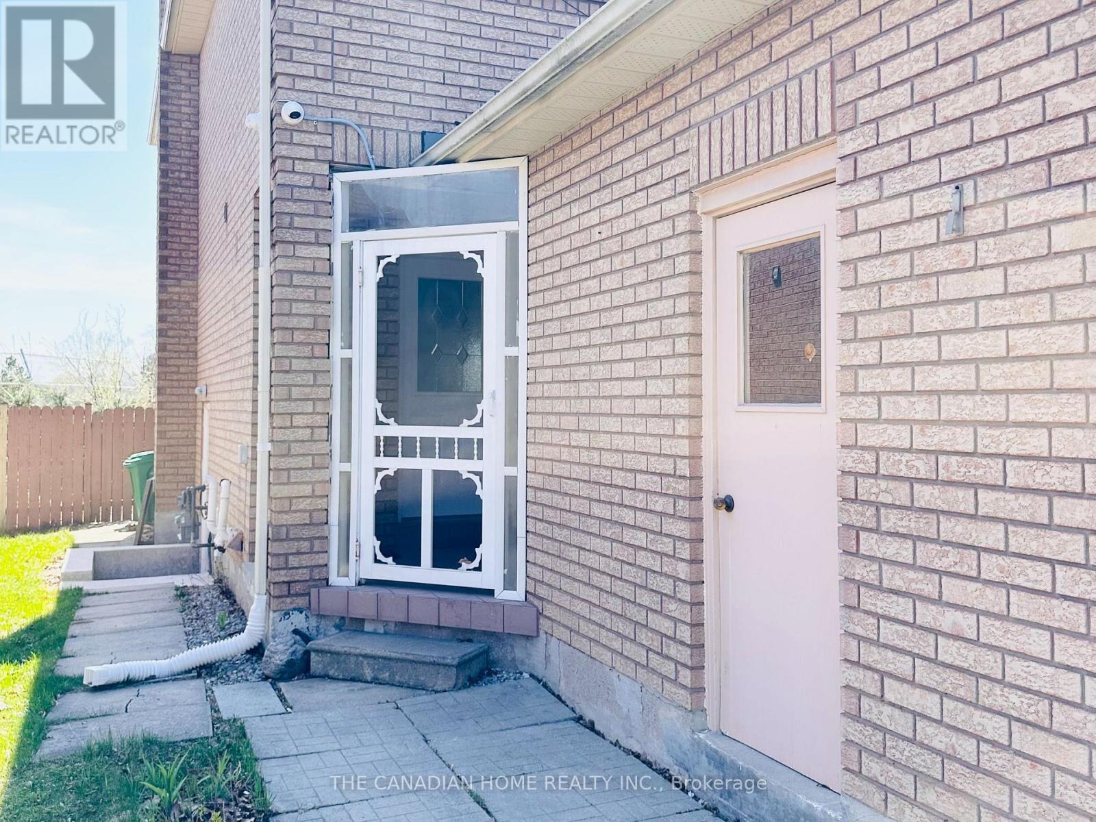 237 BUFFORD DRIVE, Brampton (Brampton South), Ontario, L6Y4W1 — Photo 2
