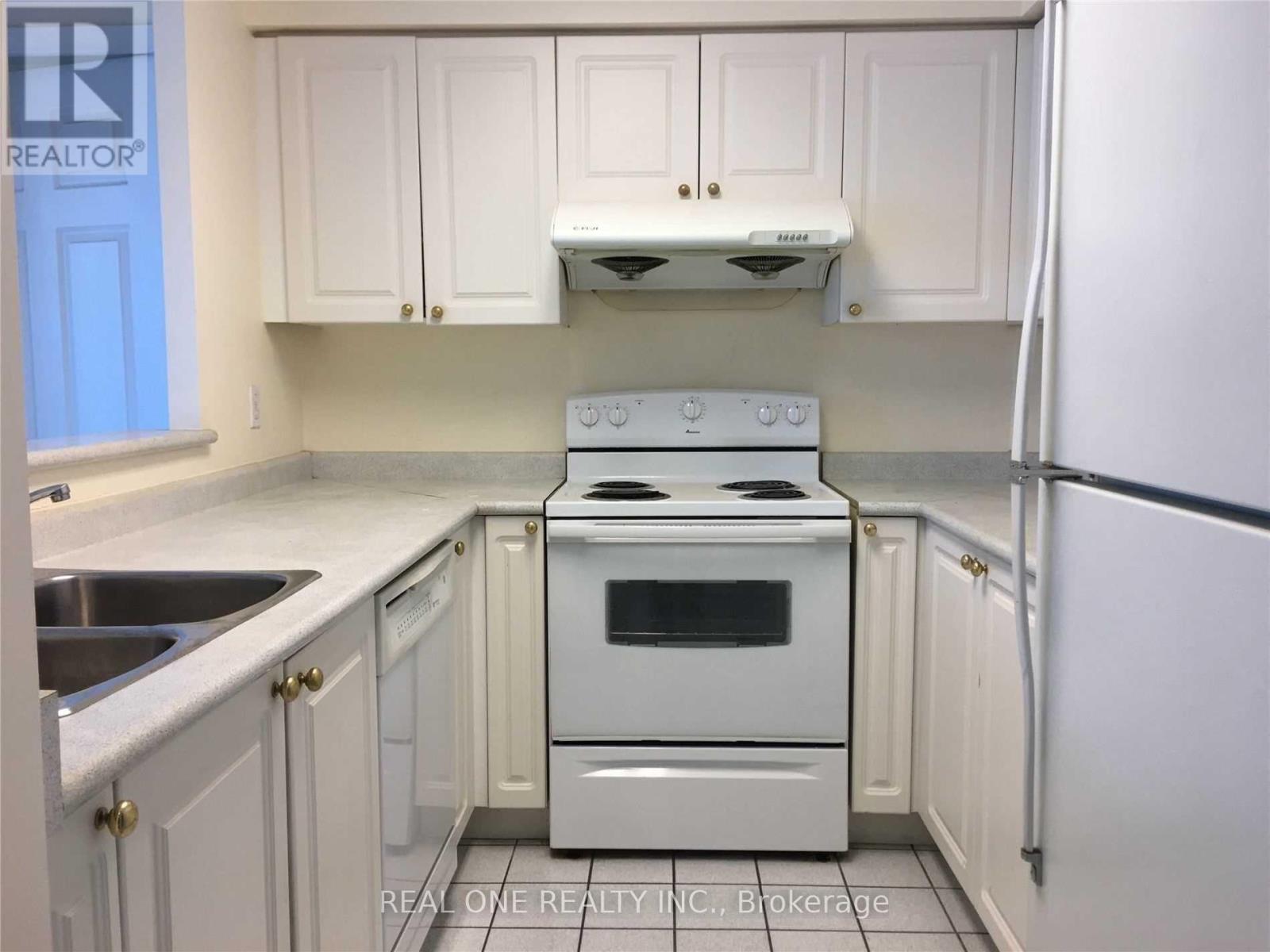 UPH06 - 8 PEMBERTON AVENUE, Toronto (Newtonbrook East), Ontario, M2M4K8 — Photo 3