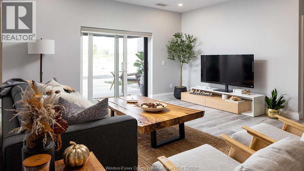 4785 WALKER ROAD Unit# 101, Windsor, Ontario, N9G0E3 — Photo 5