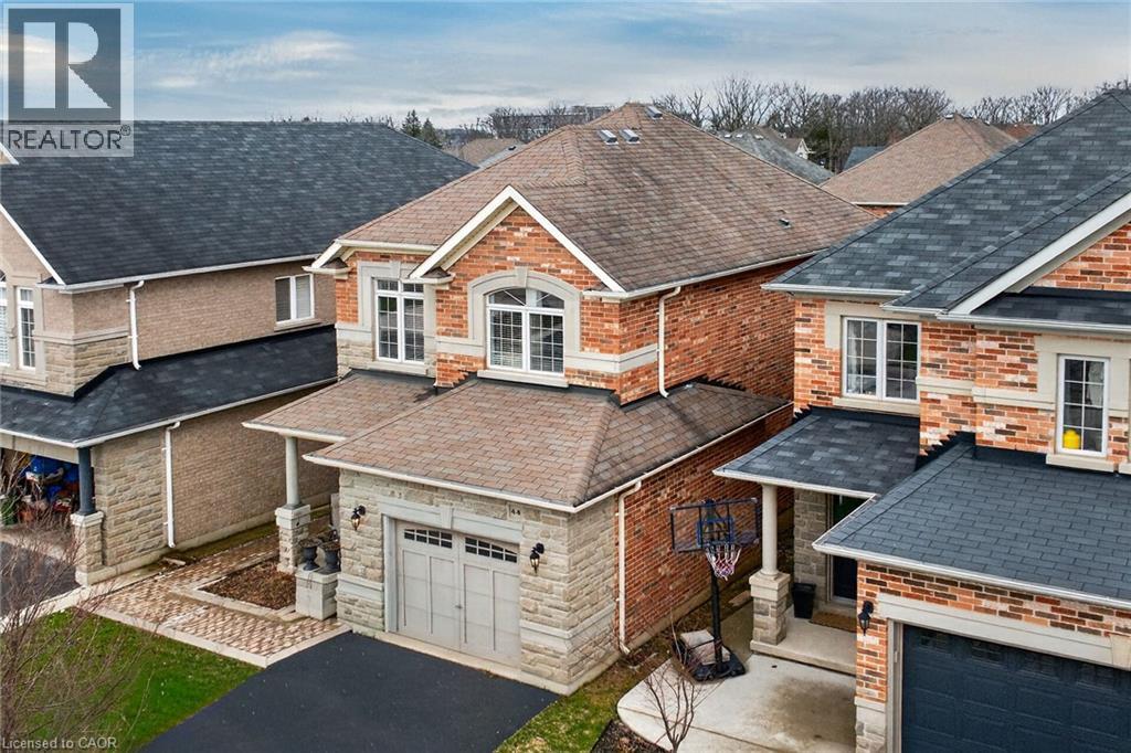 44 MATTEO Trail, Hamilton, Ontario, L9B0E6 — Photo 3