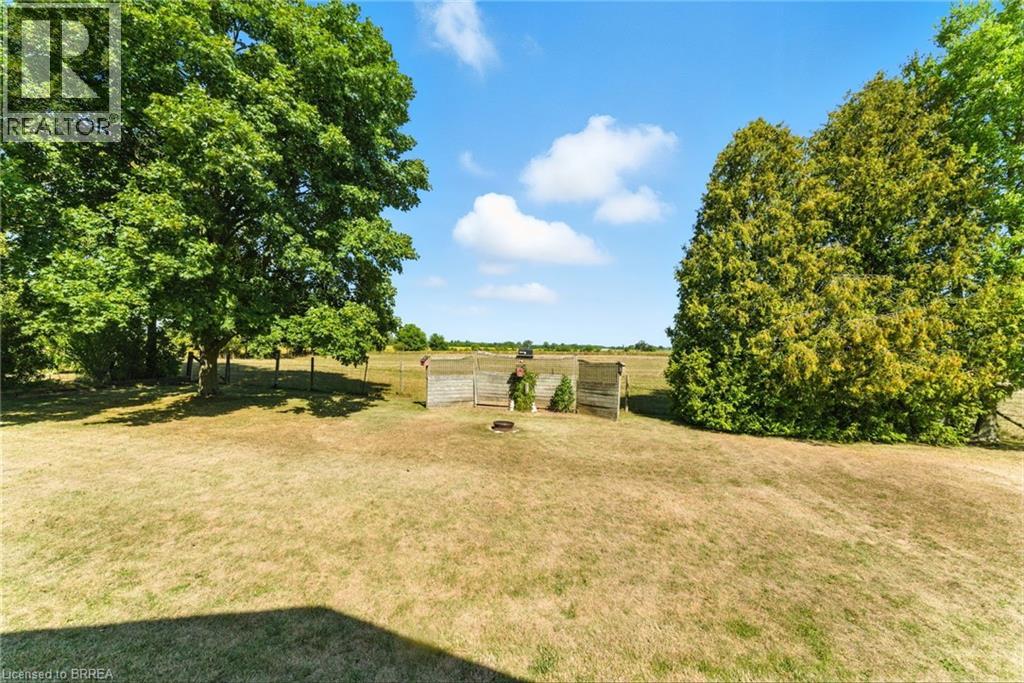 207 ROBINSON Road, Brantford, Ontario, N3T5L7 — Photo 4