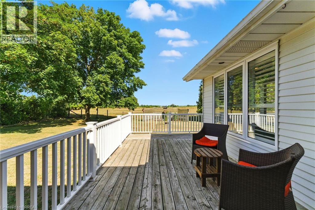 207 ROBINSON Road, Brantford, Ontario, N3T5L7 — Photo 7