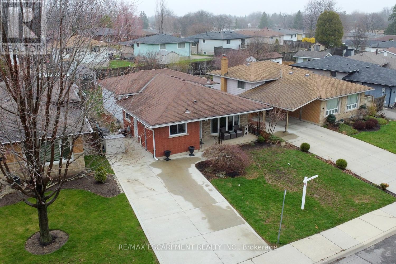 316 CRANBROOK DRIVE, Hamilton (Gilkson), Ontario, L9C4T3 — Photo 2