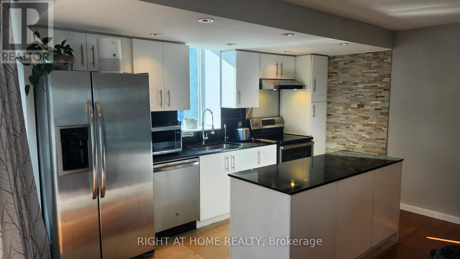 1912 - 8 YORK STREET, Toronto (Waterfront Communities), Ontario, M5J2Y2 — Photo 11