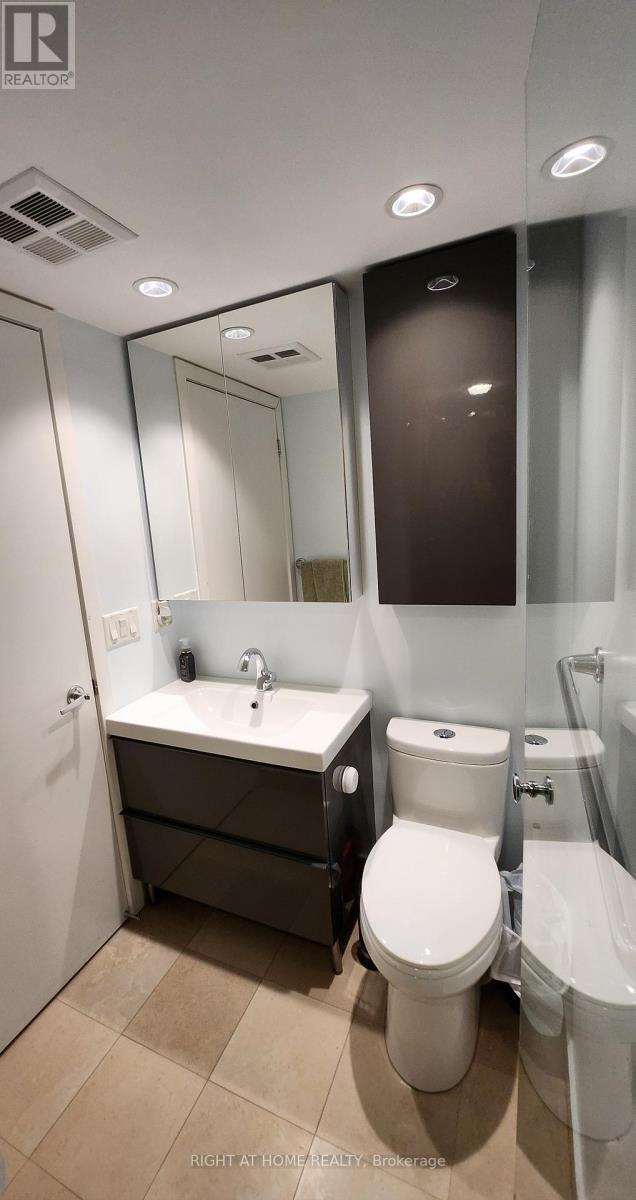 1912 - 8 YORK STREET, Toronto (Waterfront Communities), Ontario, M5J2Y2 — Photo 22