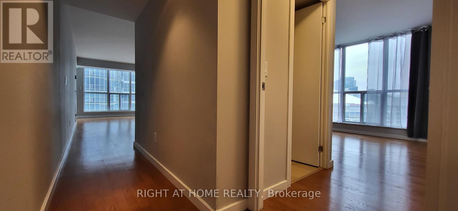 1912 - 8 YORK STREET, Toronto (Waterfront Communities), Ontario, M5J2Y2 — Photo 35