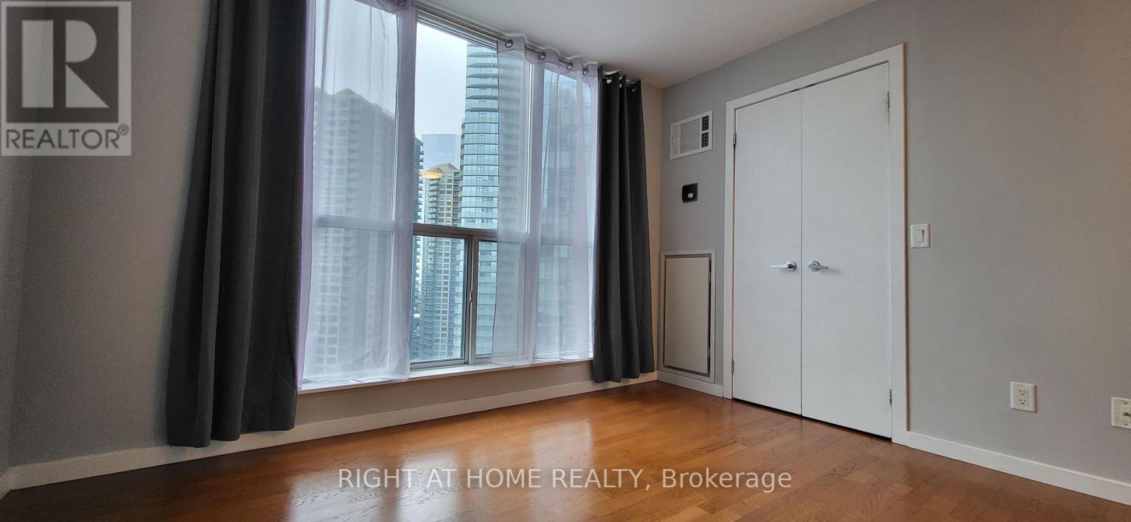 1912 - 8 YORK STREET, Toronto (Waterfront Communities), Ontario, M5J2Y2 — Photo 37