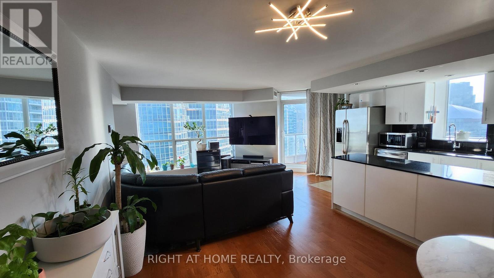 1912 - 8 YORK STREET, Toronto (Waterfront Communities), Ontario, M5J2Y2 — Photo 9