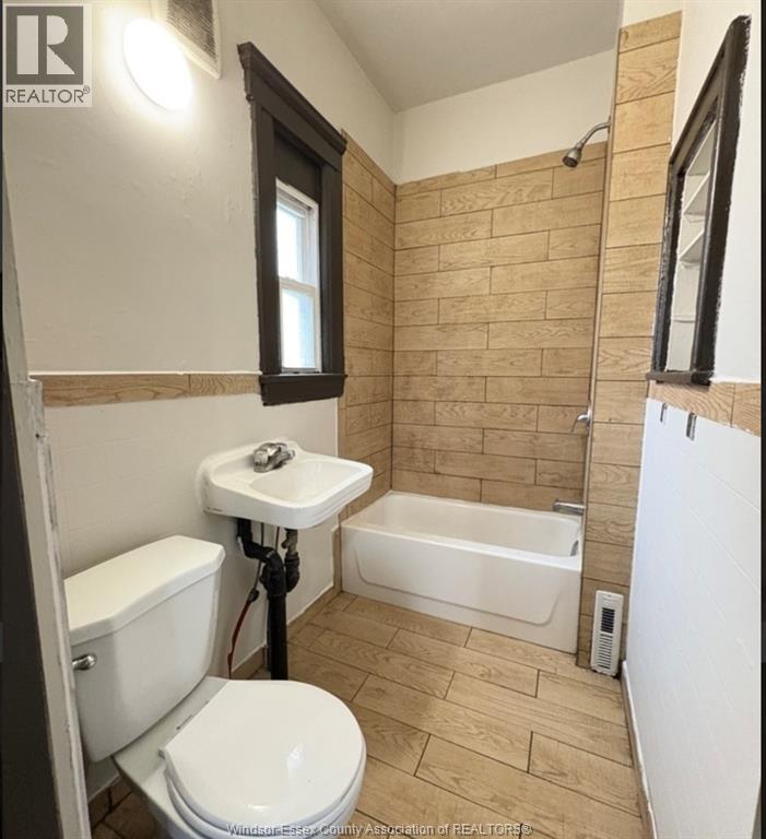 1011 Windsor AVENUE, Windsor, Ontario, N9A1K3 — Photo 6