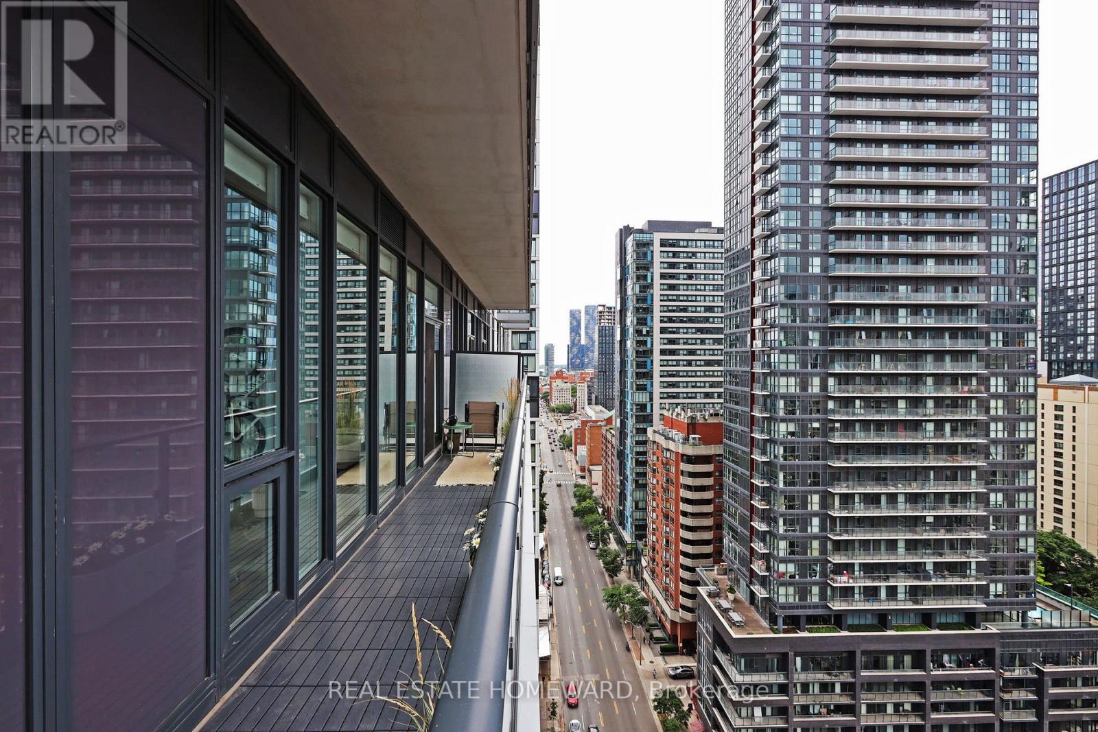 2006 - 251 JARVIS STREET, Toronto (Moss Park), Ontario, M5B0C3 — Photo 5