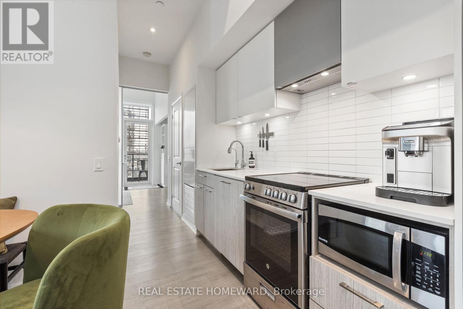 2006 - 251 JARVIS STREET, Toronto (Moss Park), Ontario, M5B0C3 — Photo 9