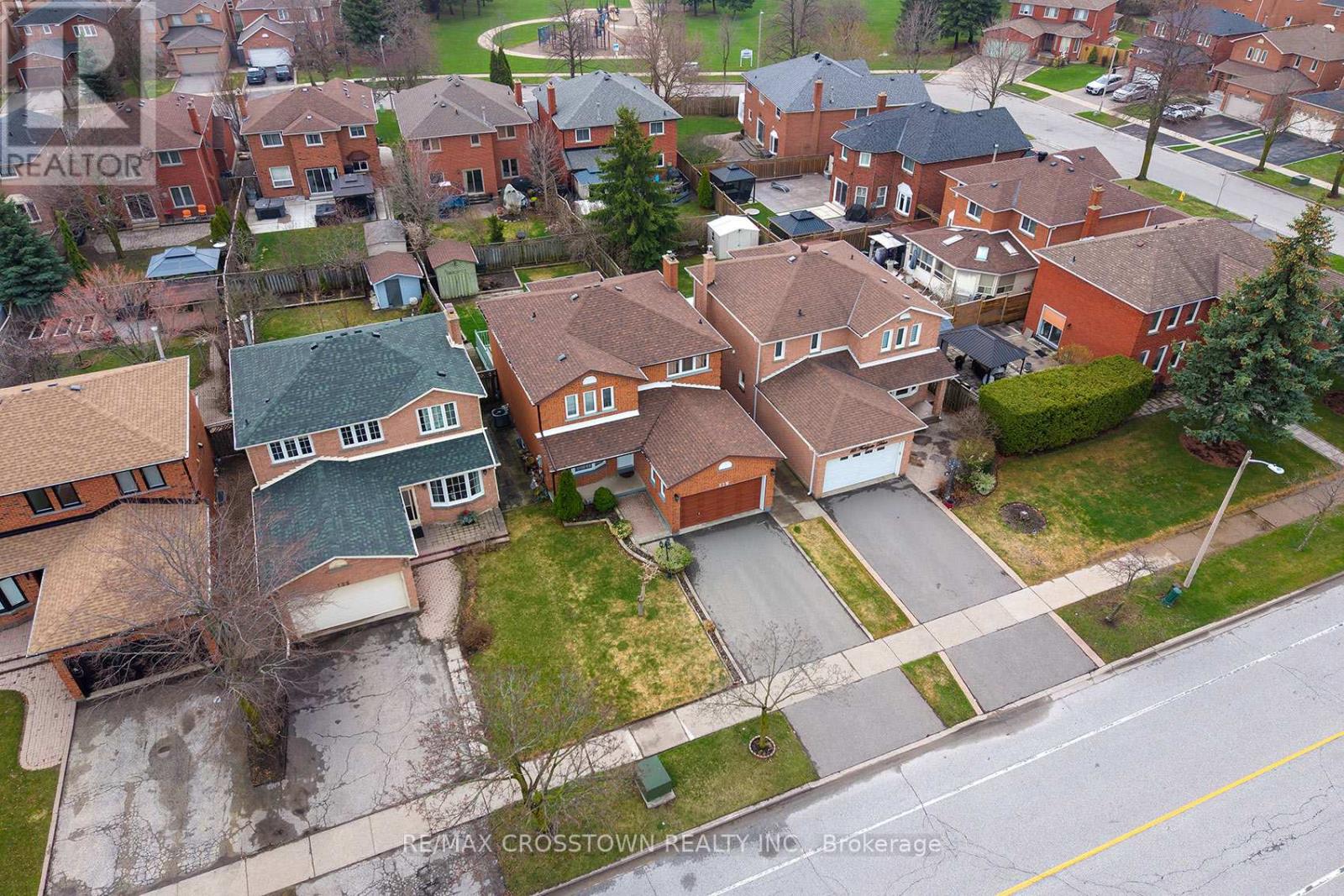 119 FIELDGATE DRIVE, Vaughan (Maple), Ontario, L6A1K5 — Photo 2