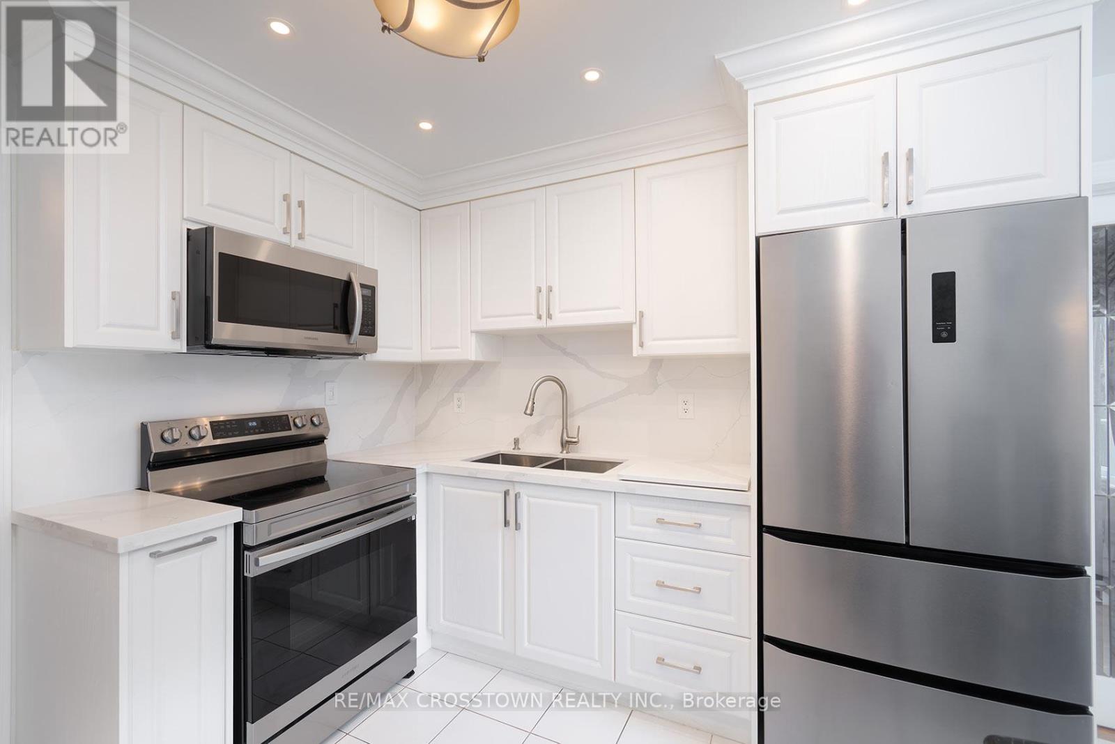 119 FIELDGATE DRIVE, Vaughan (Maple), Ontario, L6A1K5 — Photo 8