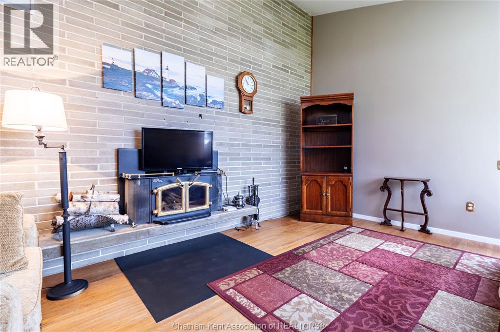 32 MAPLE STREET, Chatham, Ontario, N7L2E6 — Photo 5