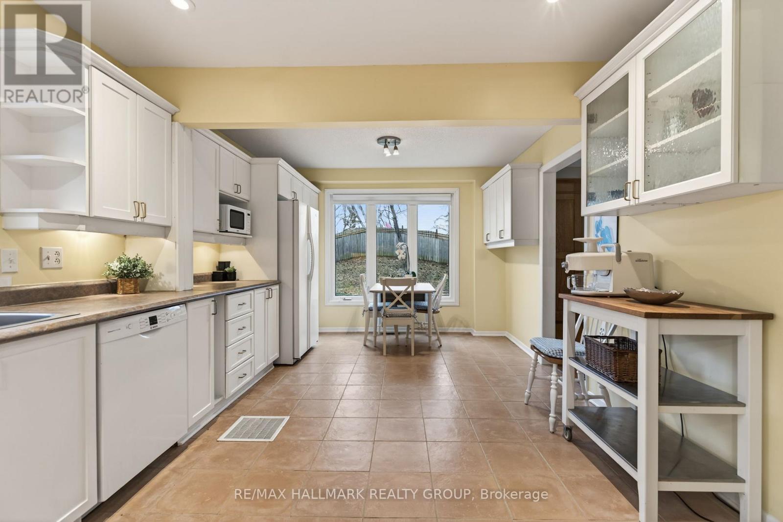 24 HOBART CRESCENT, Ottawa, Ontario, K2H5S4 — Photo 10