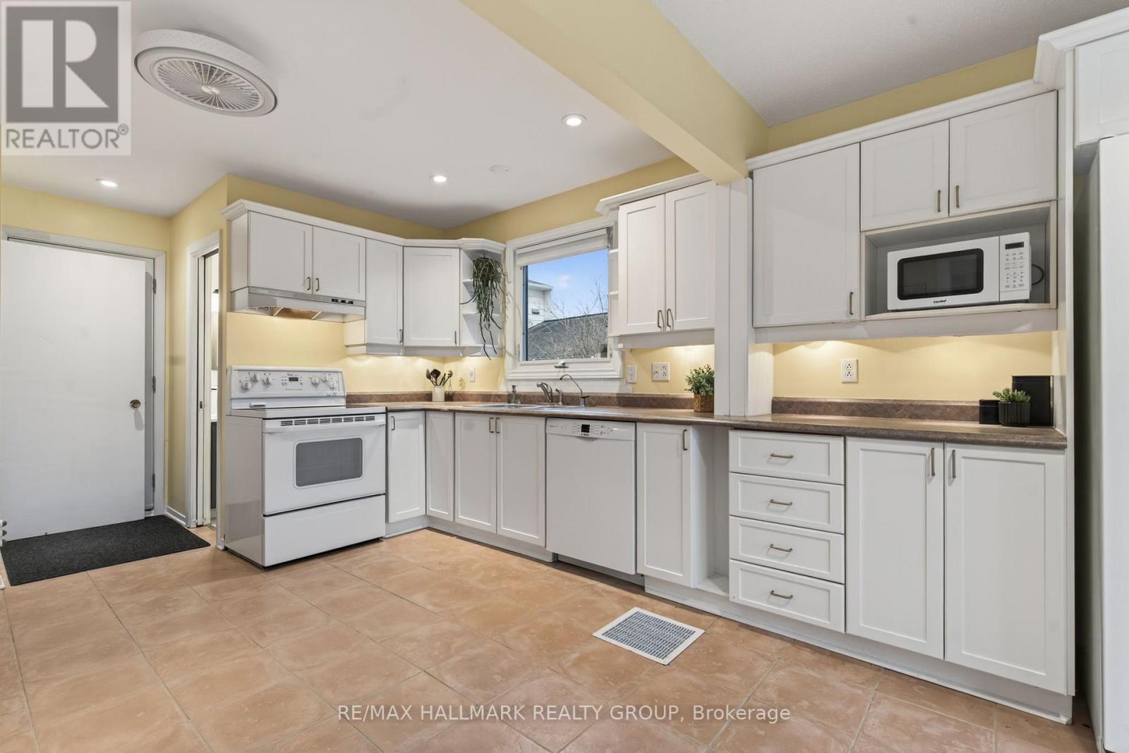 24 HOBART CRESCENT, Ottawa, Ontario, K2H5S4 — Photo 14