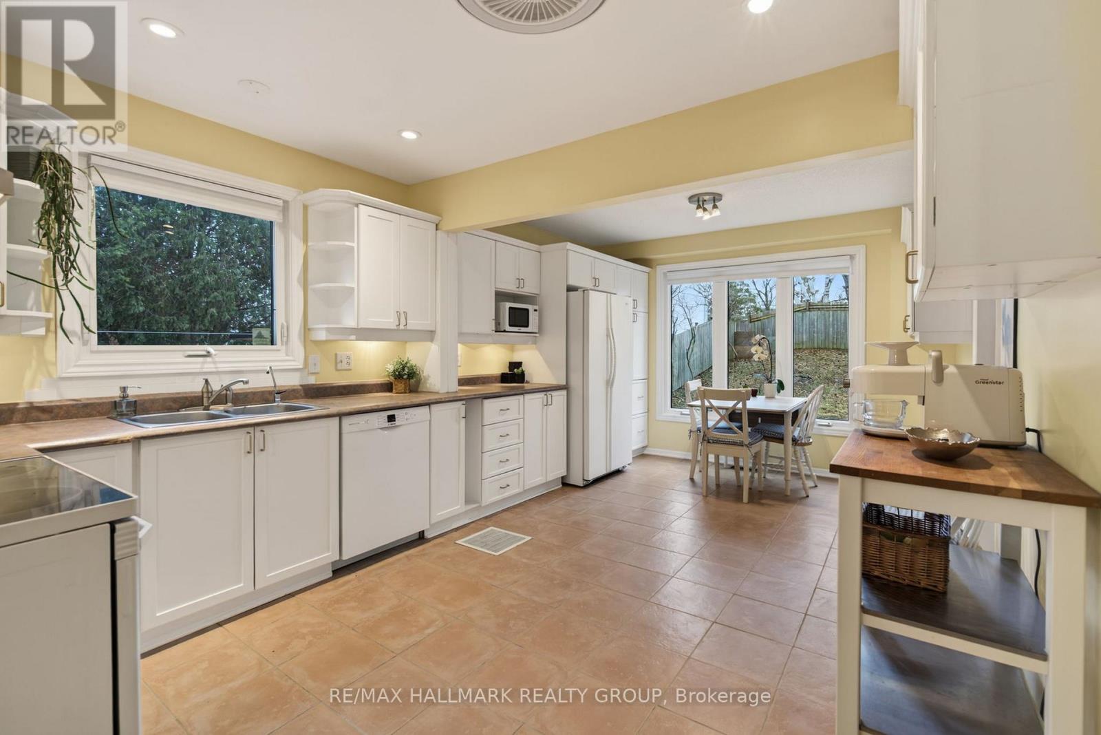 24 HOBART CRESCENT, Ottawa, Ontario, K2H5S4 — Photo 9