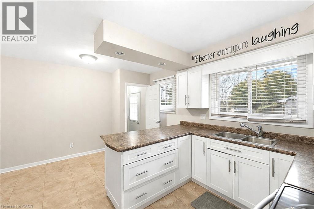 13 WESTVIEW Crescent, Waterdown, Ontario, L8B0E4 — Photo 13