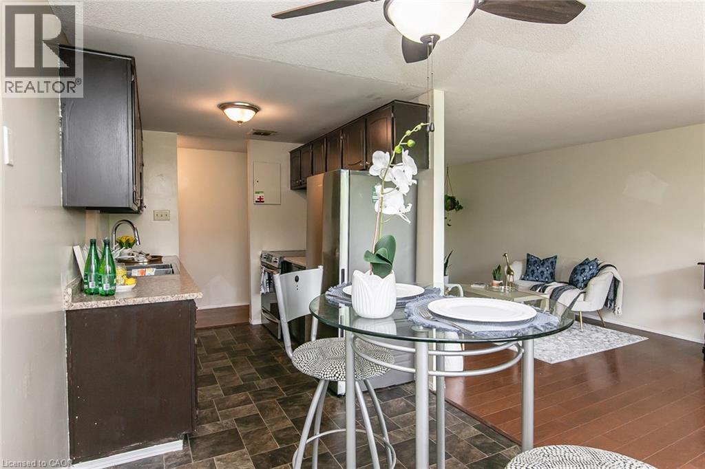 30 AVALON Place Unit# 203, Kitchener, Ontario, N2M4N6 — Photo 17