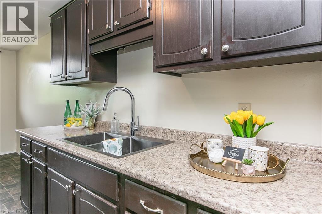 30 AVALON Place Unit# 203, Kitchener, Ontario, N2M4N6 — Photo 25