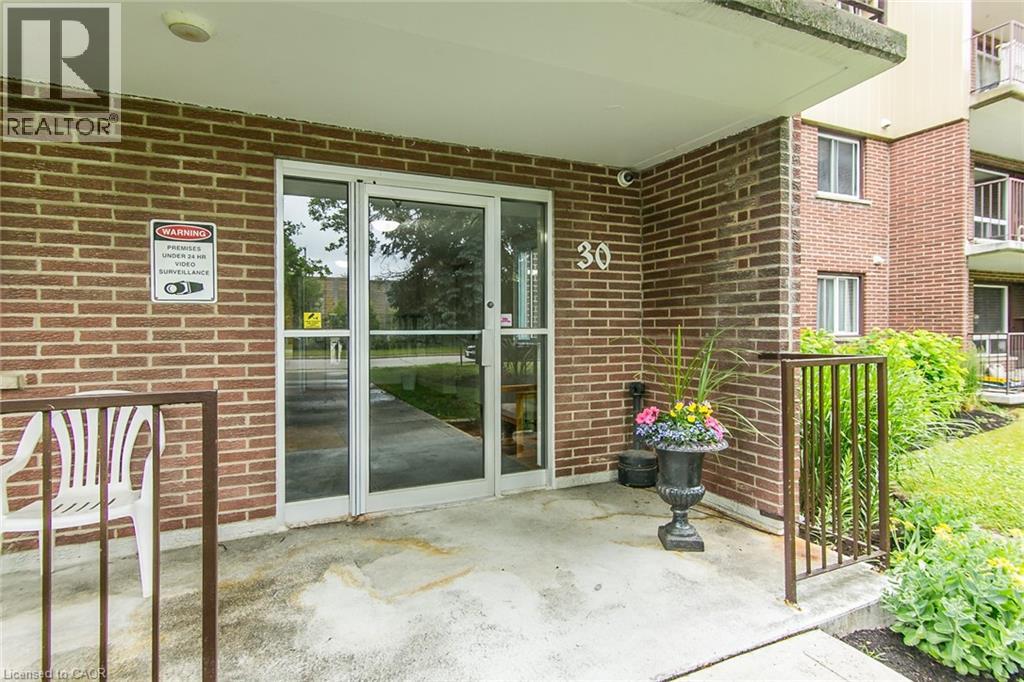 30 AVALON Place Unit# 203, Kitchener, Ontario, N2M4N6 — Photo 3