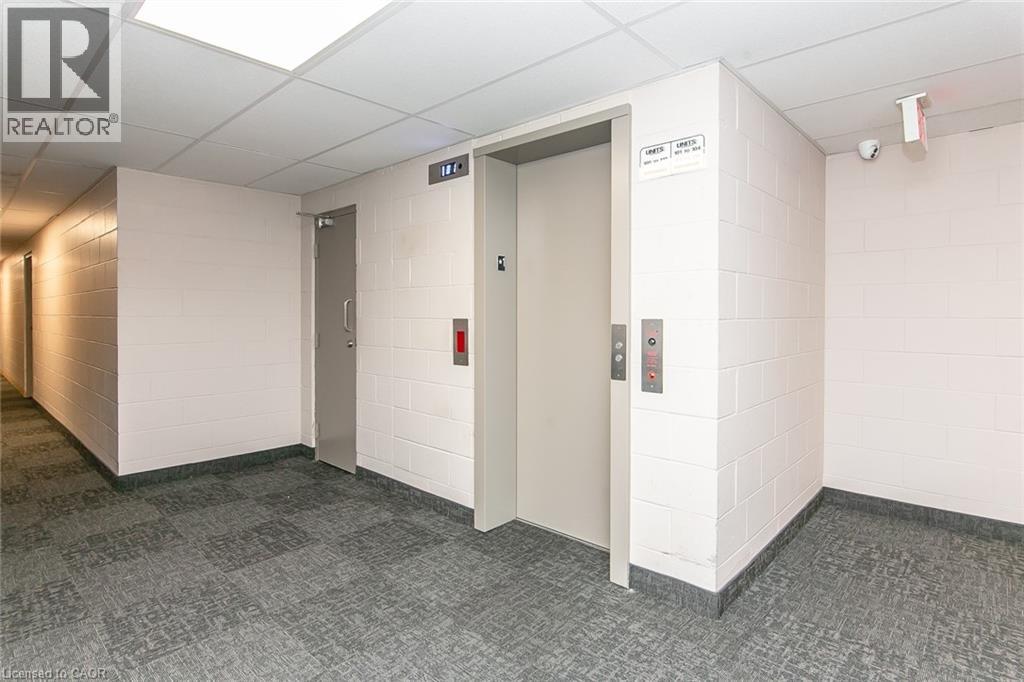 30 AVALON Place Unit# 203, Kitchener, Ontario, N2M4N6 — Photo 6