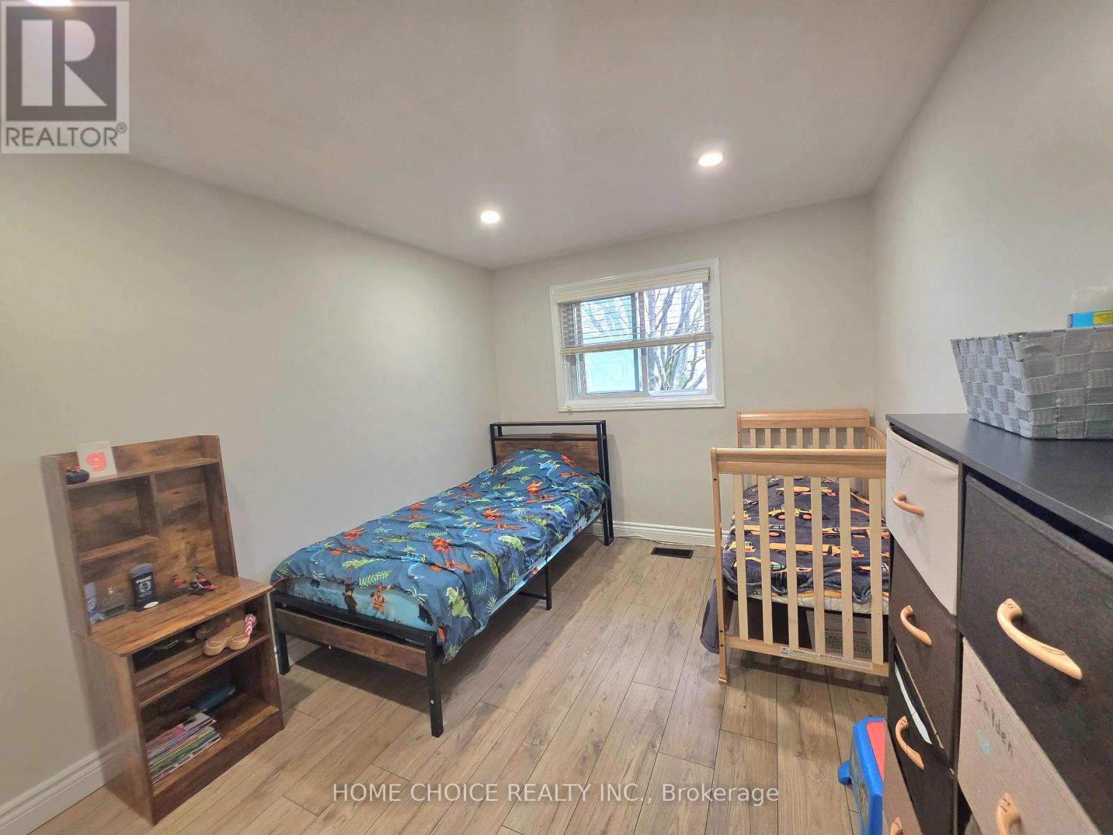 130 CHAMPLAIN CRESCENT, Kitchener, Ontario, N2B2Y6 — Photo 17