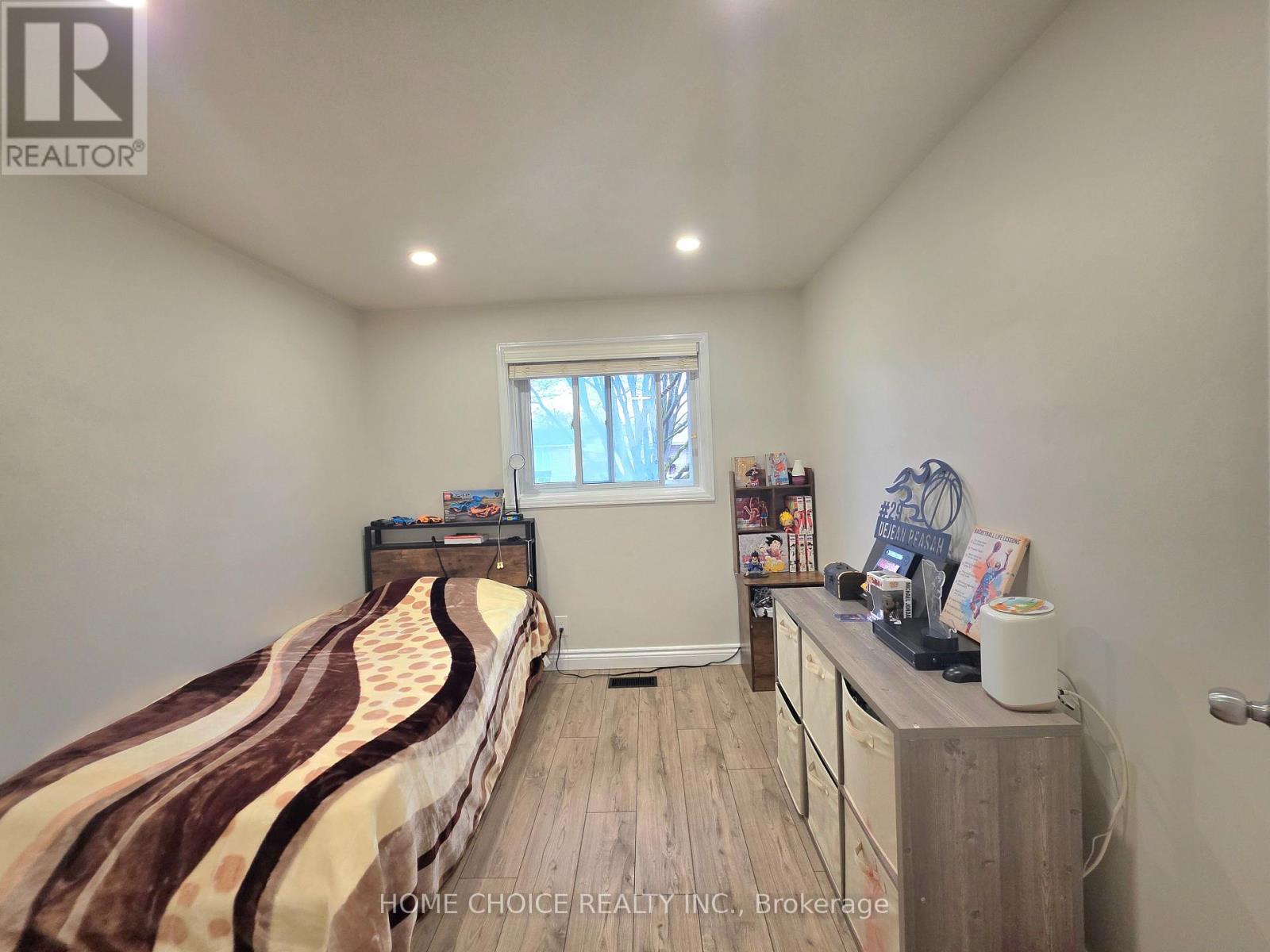 130 CHAMPLAIN CRESCENT, Kitchener, Ontario, N2B2Y6 — Photo 19