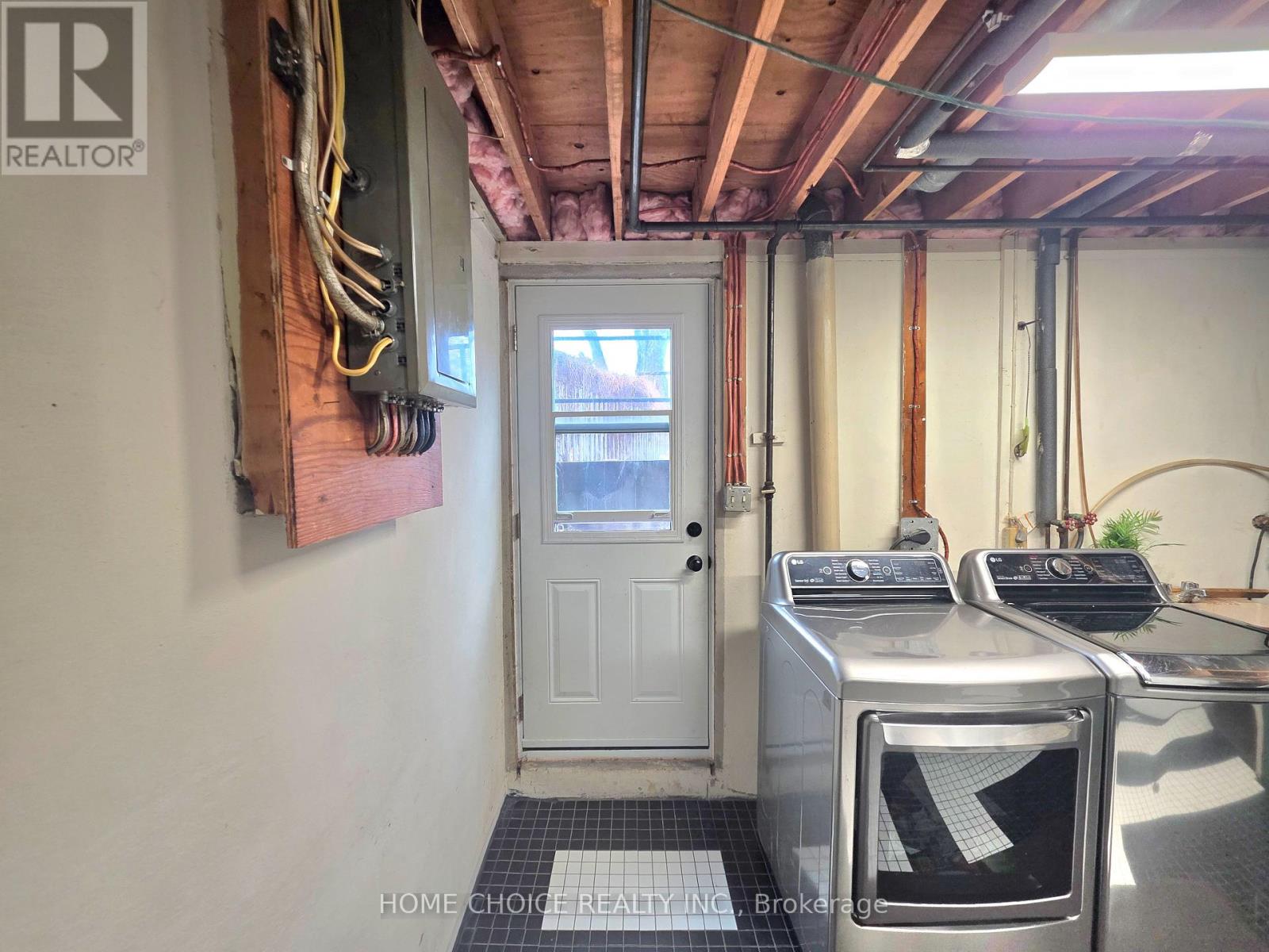 130 CHAMPLAIN CRESCENT, Kitchener, Ontario, N2B2Y6 — Photo 27