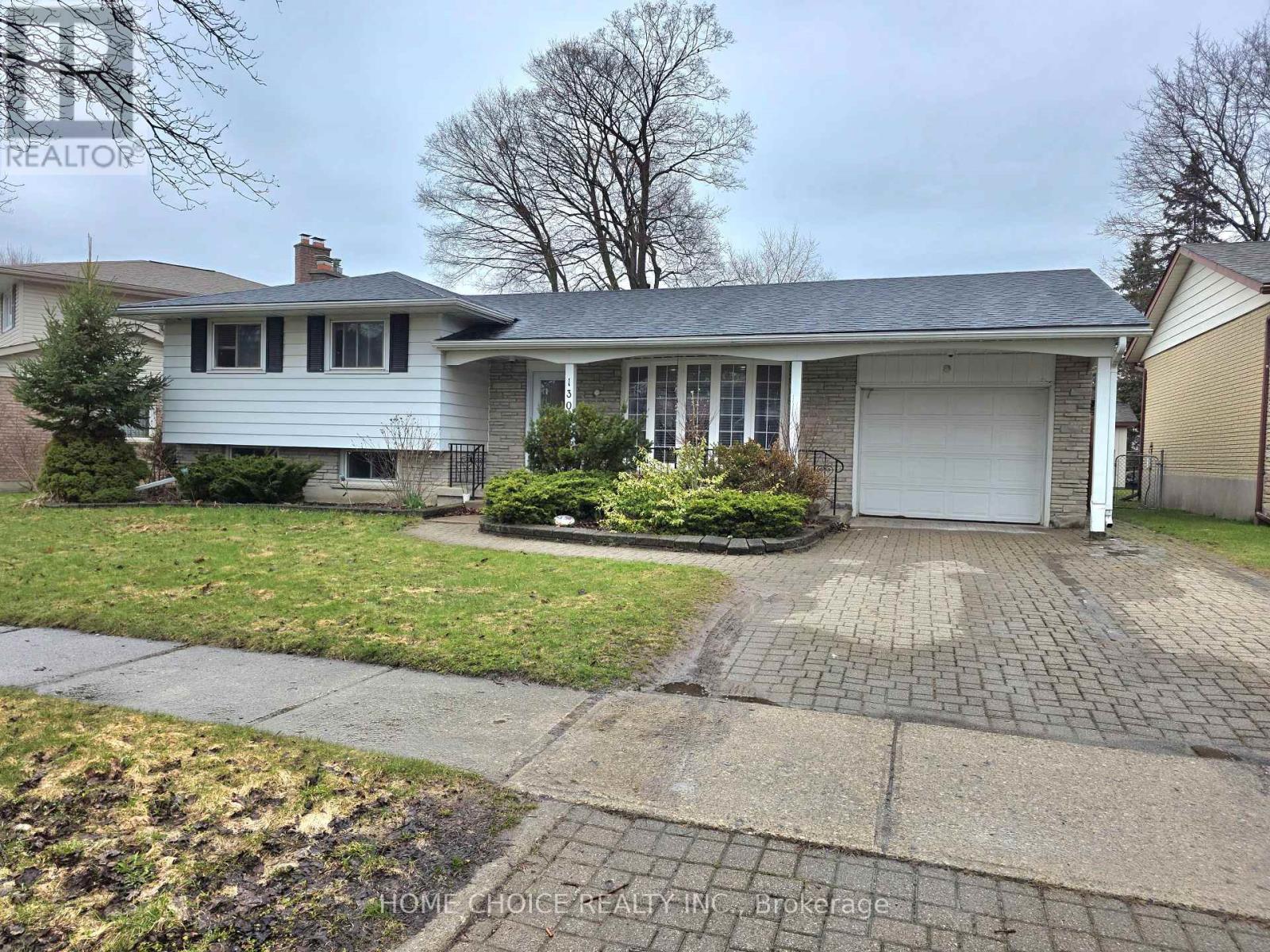 130 CHAMPLAIN CRESCENT, Kitchener, Ontario, N2B2Y6 — Photo 3