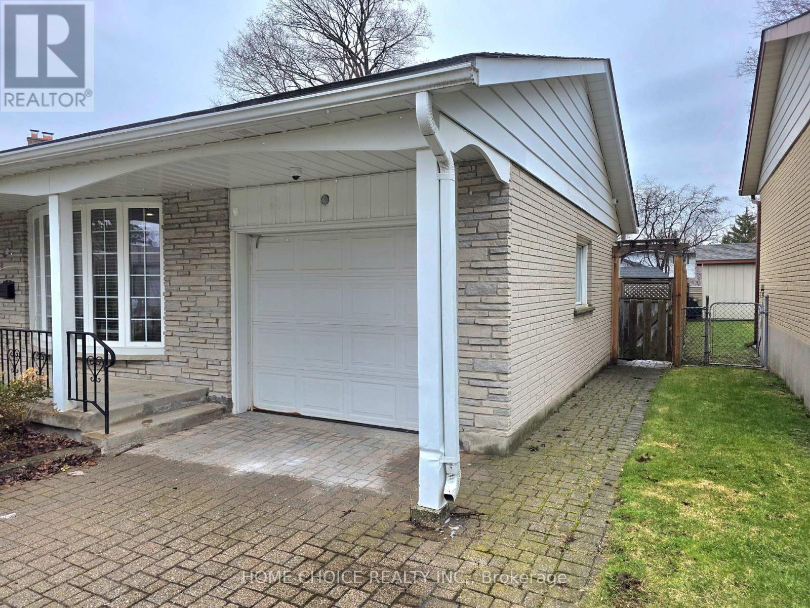 130 CHAMPLAIN CRESCENT, Kitchener, Ontario, N2B2Y6 — Photo 35