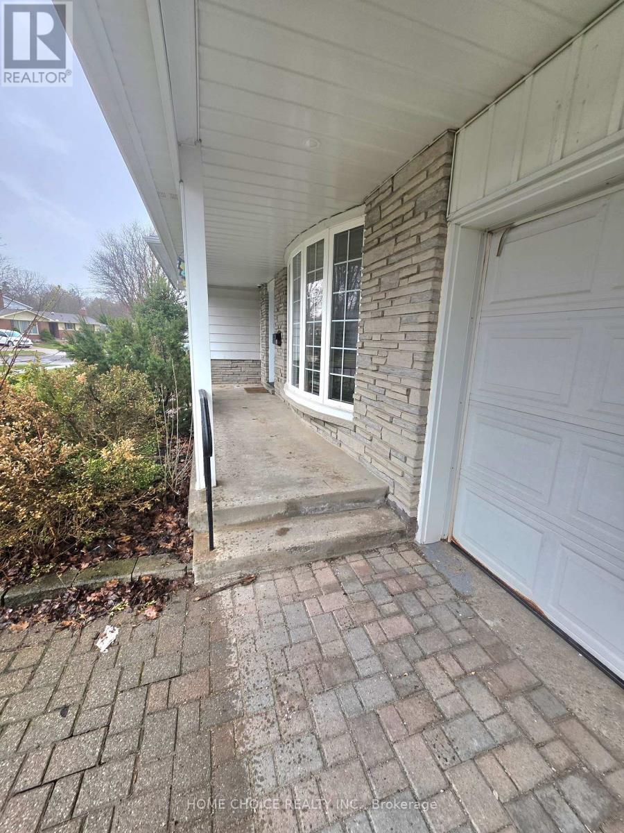 130 CHAMPLAIN CRESCENT, Kitchener, Ontario, N2B2Y6 — Photo 44