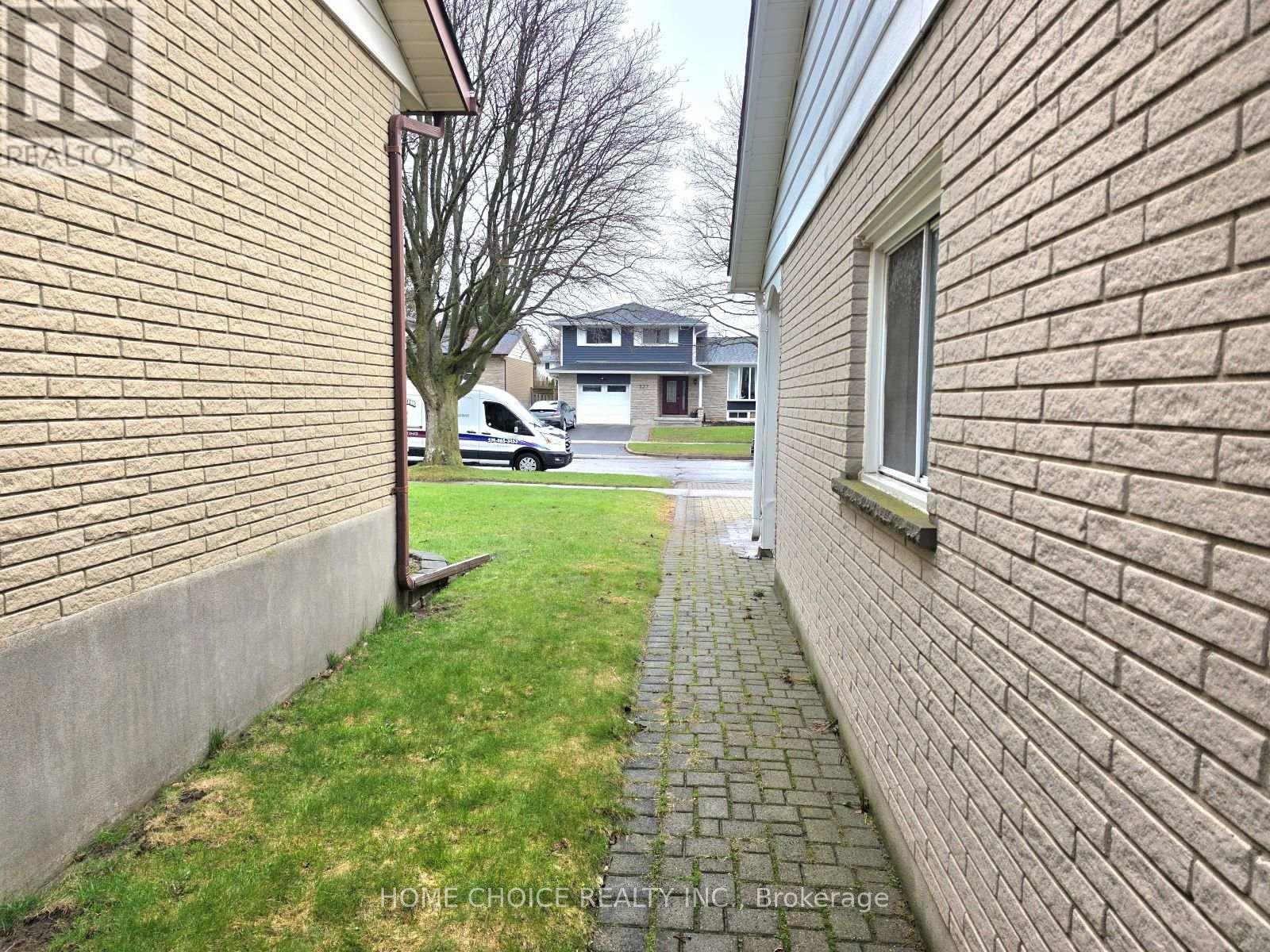 130 CHAMPLAIN CRESCENT, Kitchener, Ontario, N2B2Y6 — Photo 45