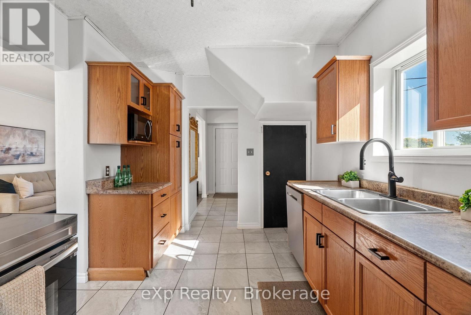 63 GUELPH STREET, Stratford, Ontario, N5A3W7 — Photo 19