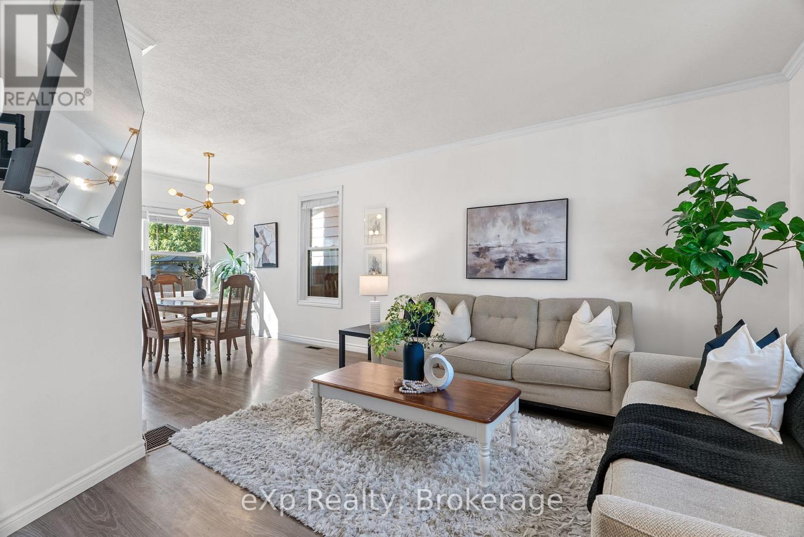 63 GUELPH STREET, Stratford, Ontario, N5A3W7 — Photo 2