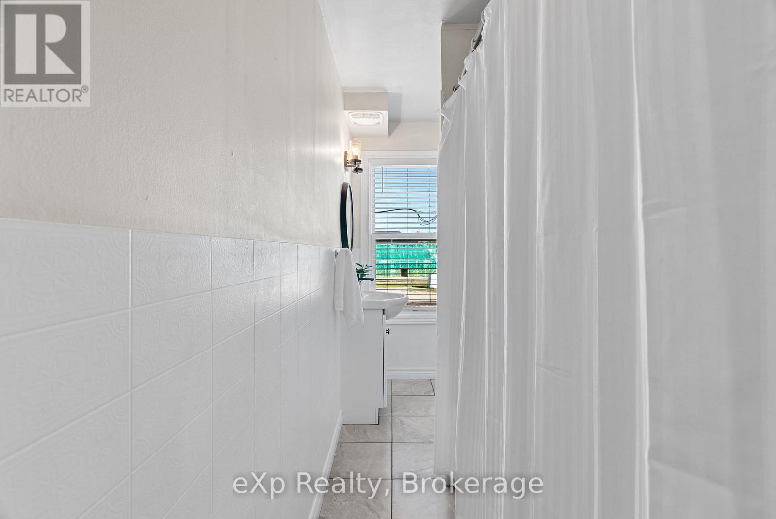 63 GUELPH STREET, Stratford, Ontario, N5A3W7 — Photo 26