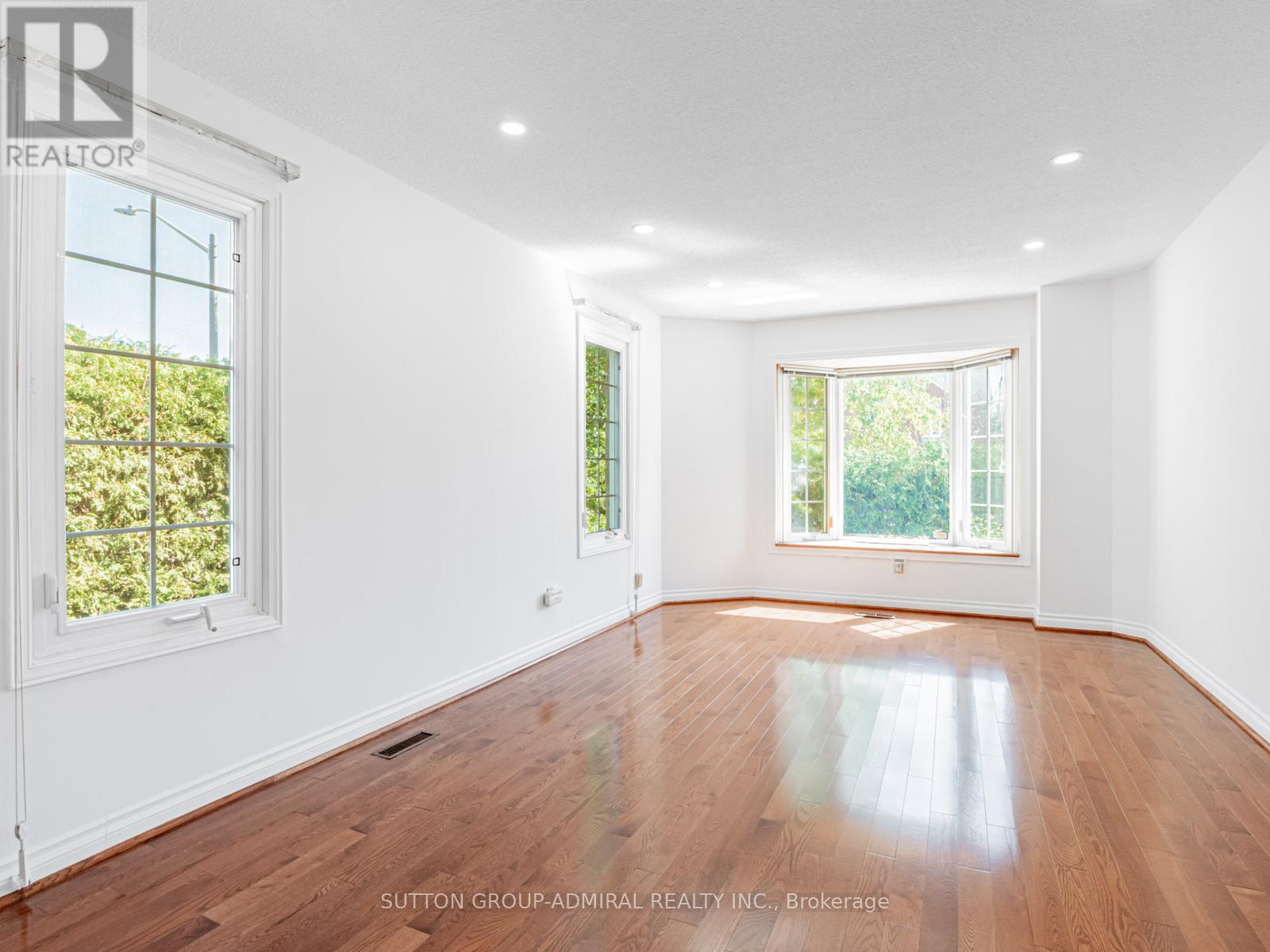 98 ROSEDALE HEIGHTS DRIVE, Vaughan (Uplands), Ontario, L4J4V7 — Photo 4