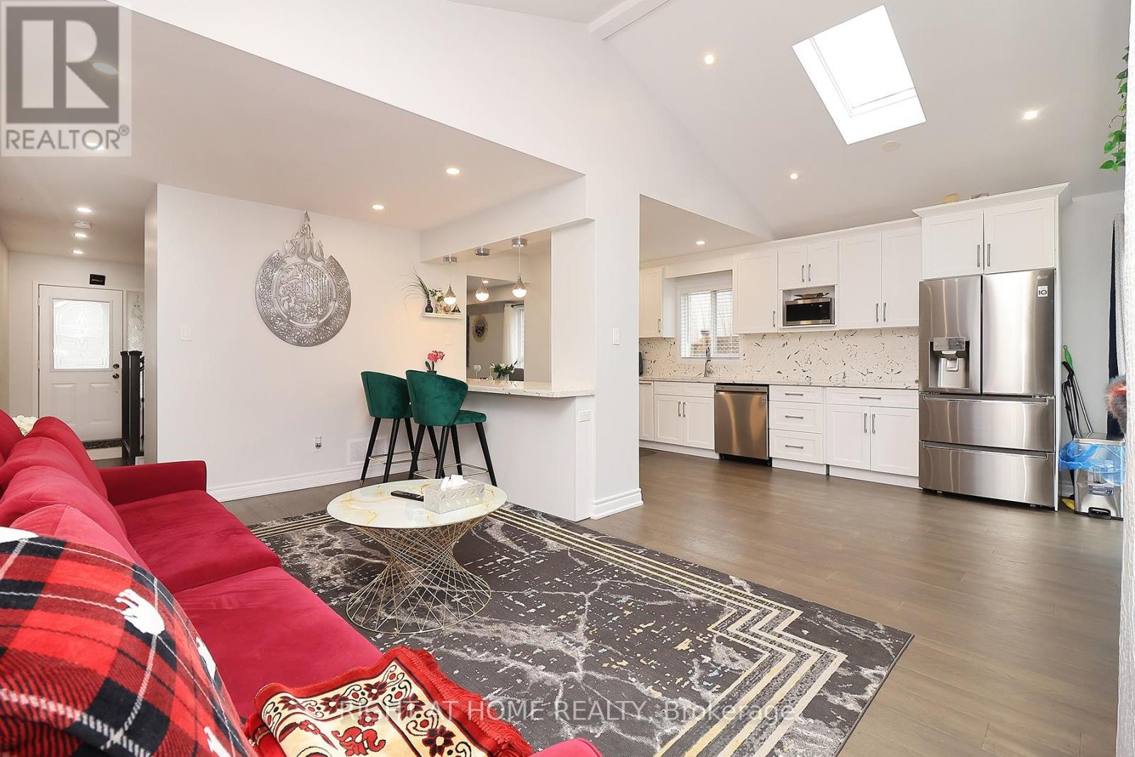 27 FOUNDRY LANE, Whitby (Williamsburg), Ontario, L1P1M5 — Photo 10