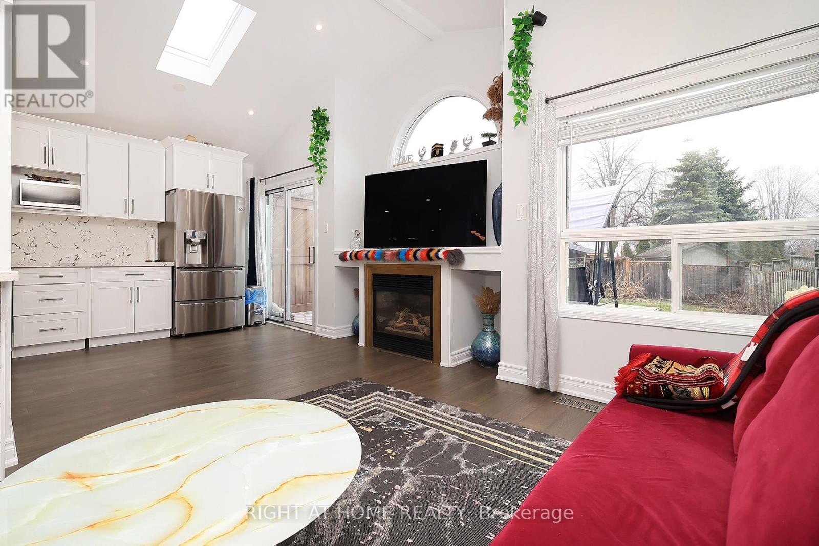 27 FOUNDRY LANE, Whitby (Williamsburg), Ontario, L1P1M5 — Photo 12